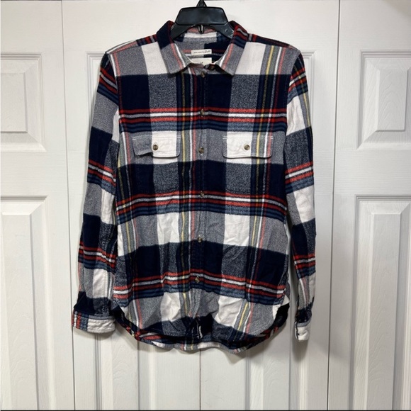 American Eagle Amazingly Soft Classic Fit Plaid Flannelsize medium women